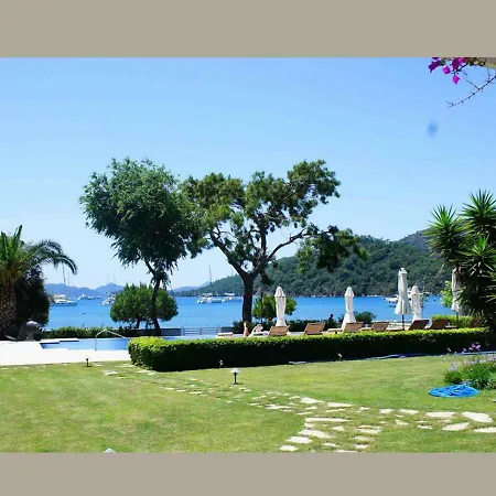 아파트 3+1 Luxury Seafront Duplex W/pool In Fethiye 교젝