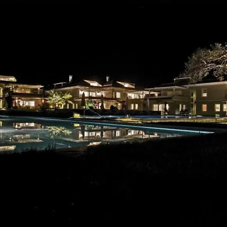 아파트 3+1 Luxury Seafront Duplex W/pool In Fethiye 교젝