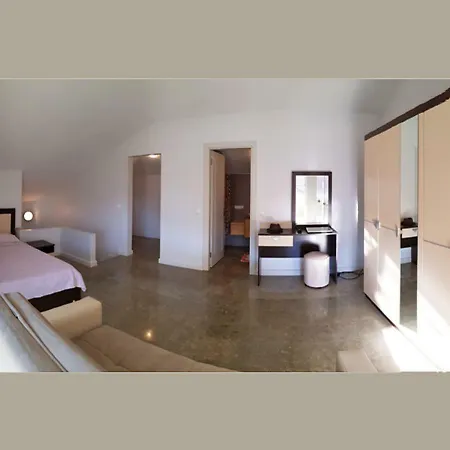 3+1 Luxury Seafront Duplex W/pool In Fethiye Göcek